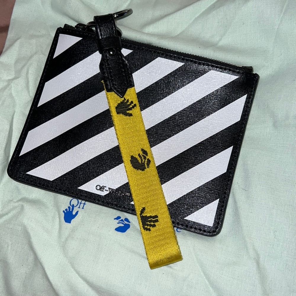 OFF-WHITE POUCH BAG***